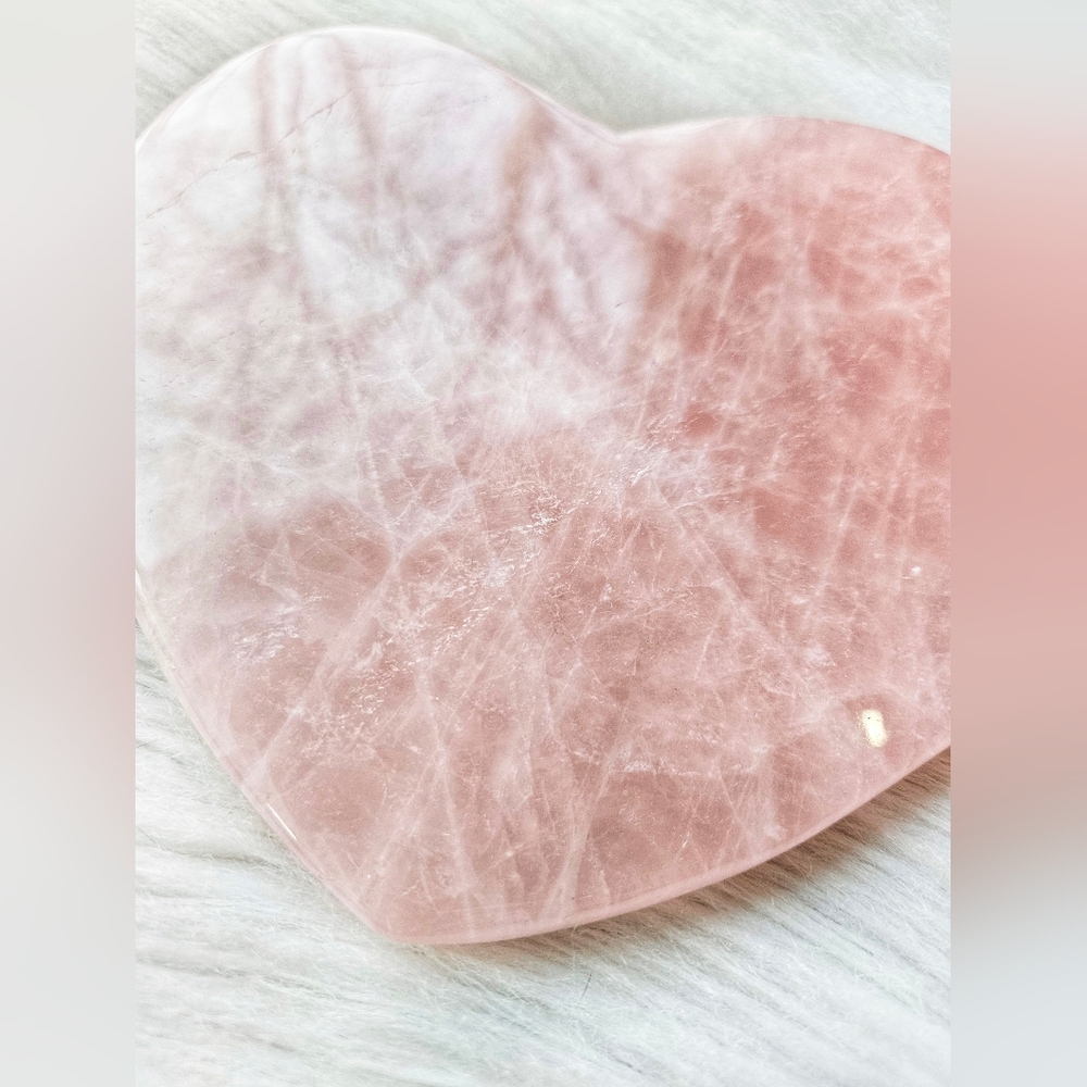 XL Rose Quartz Heart - Picture 3 of 4